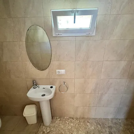 Spacious With Private Pool Vila