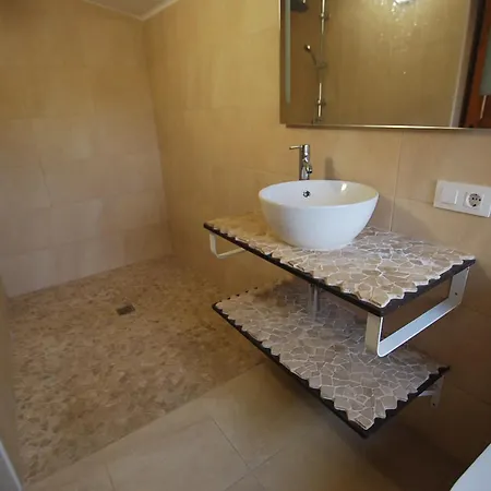 Vila Spacious With Private Pool *