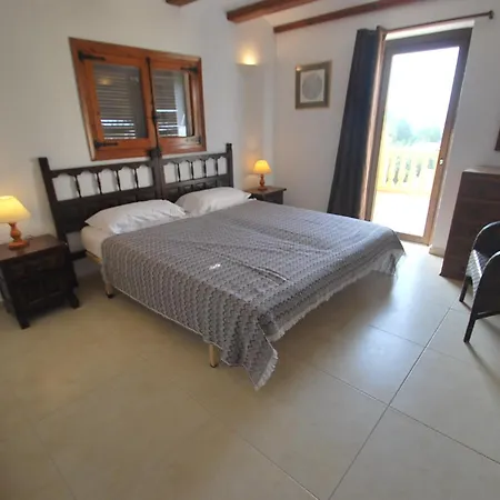 Vila Spacious With Private Pool Montgo