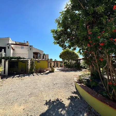 빌라 Spacious With Private Pool Montgo