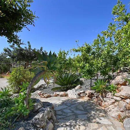 Spacious With Private Pool *