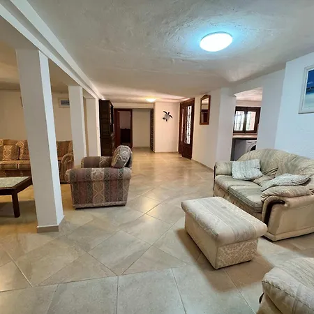 Villa Spacious With Private Pool