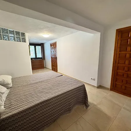 Spacious With Private Pool Villa Montgo