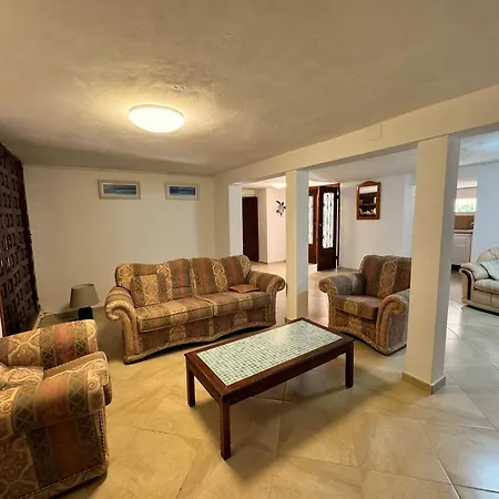 Spacious With Private Pool