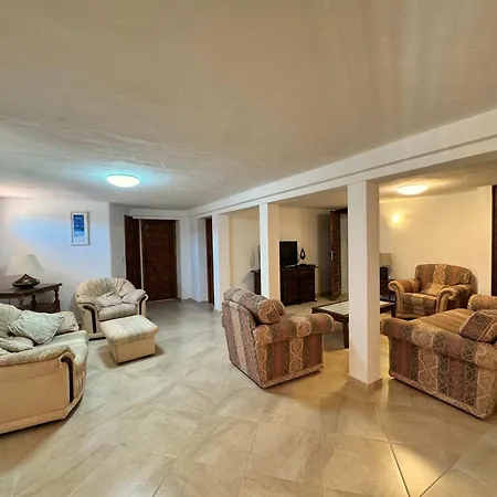 Spacious With Private Pool Villa