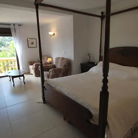 Spacious With Private Pool Villa Montgo