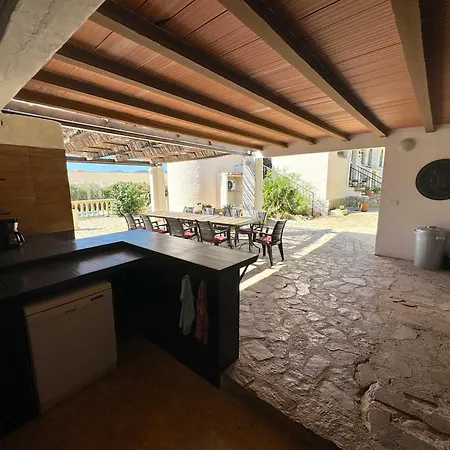 Spacious With Private Pool *