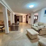Villa Spacious With Private Pool