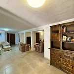 Villa Spacious With Private Pool