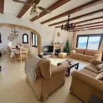 Spacious With Private Pool Villa *