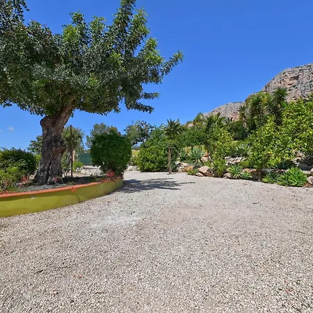 ヴィラ Spacious With Private Pool Montgo