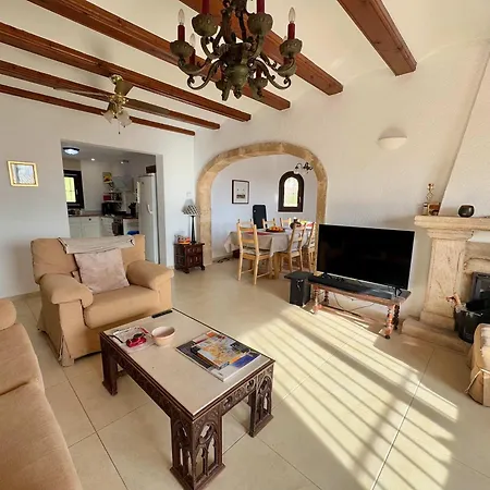 ヴィラ Spacious With Private Pool Montgo