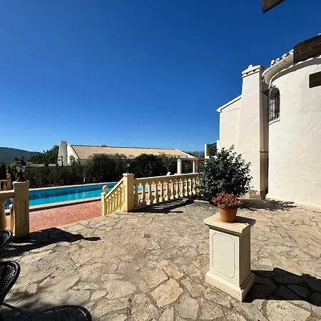 Spacious With Private Pool