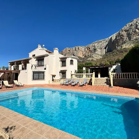 Spacious With Private Pool * Montgo