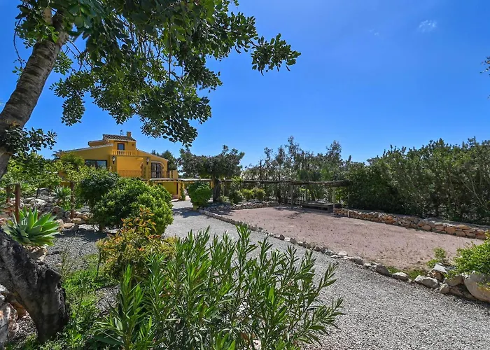 Spacious With Private Pool Villa