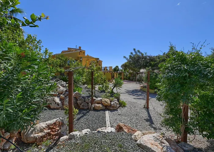 Spacious With Private Pool Montgo