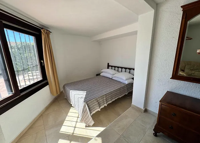 Spacious With Private Pool * Montgo