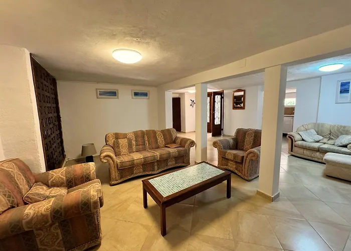 Spacious With Private Pool