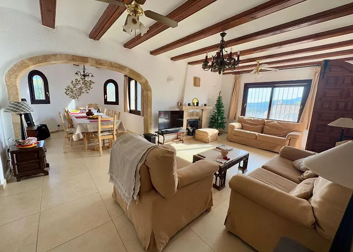 Spacious With Private Pool Villa *