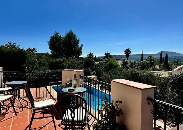 Spacious With Private Pool Villa Montgo