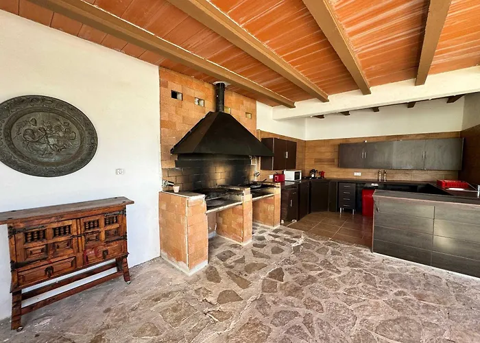 Spacious With Private Pool * Montgo