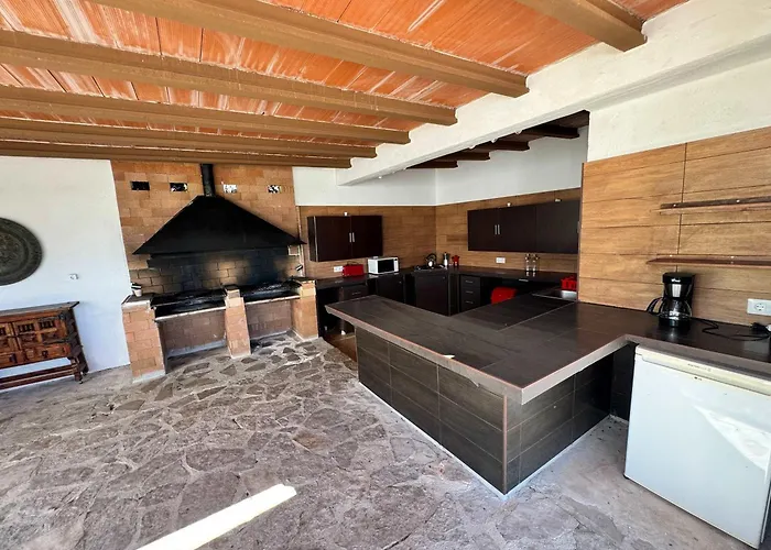 Spacious With Private Pool * Montgo