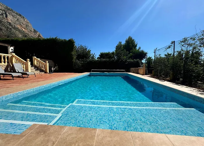 Spacious With Private Pool Villa *