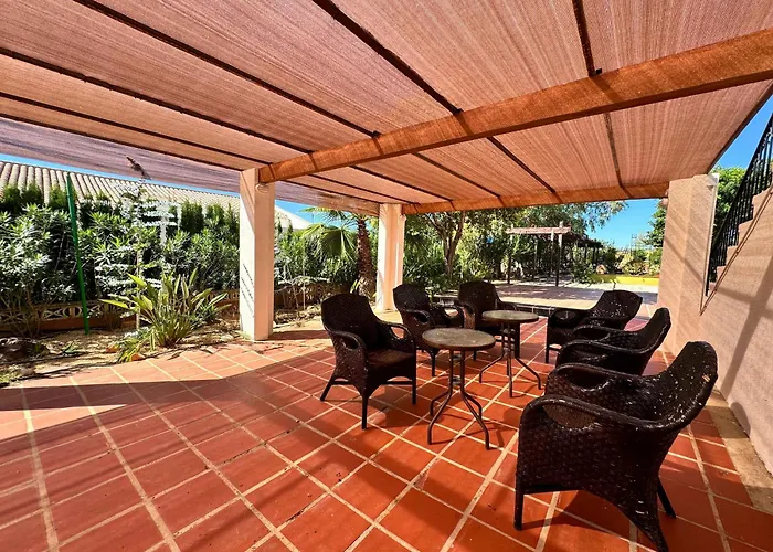 Spacious With Private Pool * Montgo