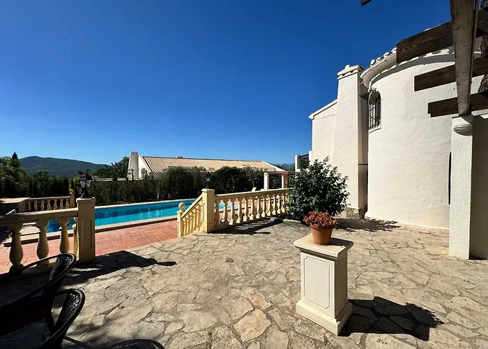 Spacious With Private Pool