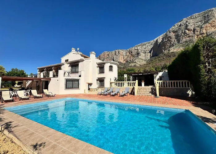 Spacious With Private Pool * Montgo