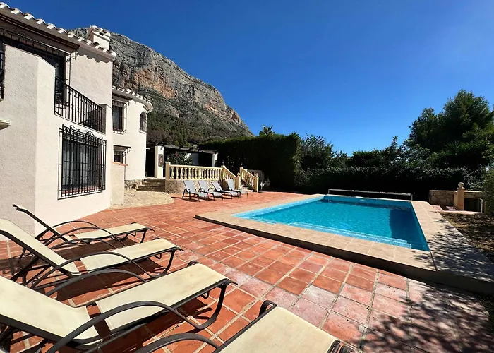 Spacious With Private Pool Villa *